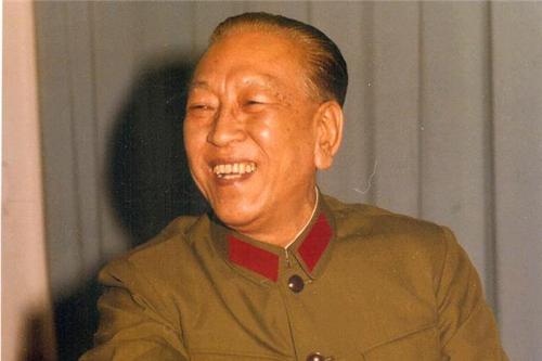 文化生活：文化随笔：中国唯一无军衔国防部长耿飚的传奇人生1、