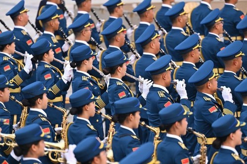 这是纪念大会开始前，中国人民解放军联合军乐团在排练。新华社记者 李鑫 摄