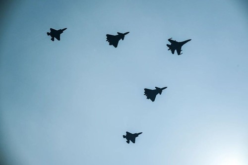 这是歼击机梯队接受检阅。新华社记者 张宏祥 摄