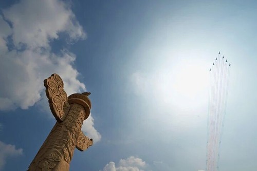 这是教练机梯队接受检阅。新华社记者 陈晔华 摄