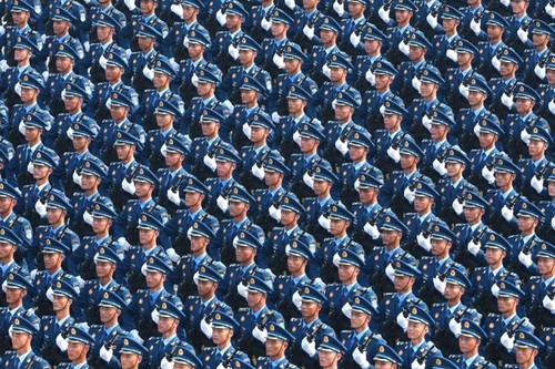 这是空军方队接受检阅。新华社记者 孙非 摄