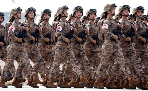 这是联勤保障部队方队接受检阅。新华社记者 许畅 摄