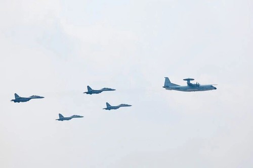 这是预警指挥机梯队。新华社记者 那宇奇 摄